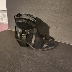 Dingo Gummy Bear Harness Western Black Suede Leather Ankle Booties Size 8M